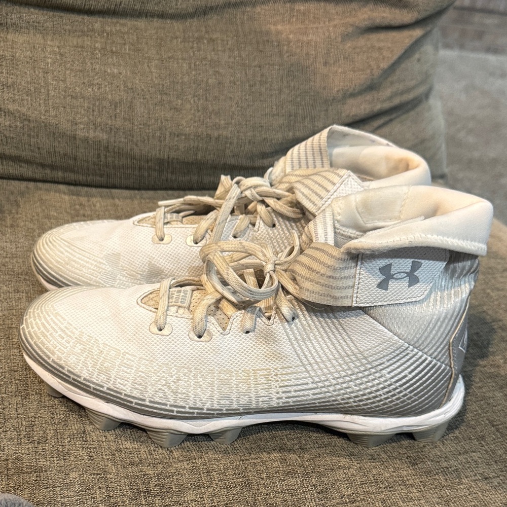 Under Armour Men's Highlight Franchise Football Shoe